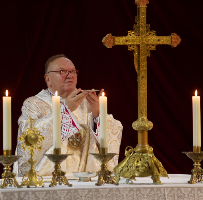 Mgr Ravotti